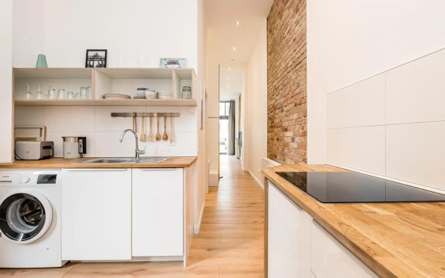 Stylish New Cube Loft II by Berlin-Wall-Apartments