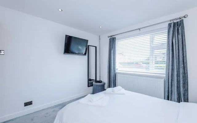 Modern 1BR Apartment in Whitefield