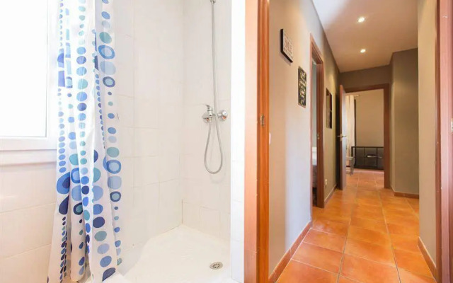 AinB Raval Hospital Apartments