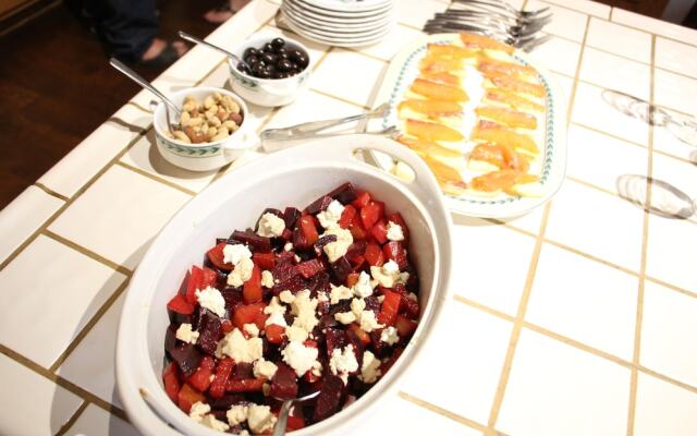 Alpenhorn Bed And Breakfast Inn