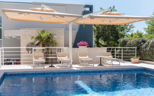 Tomo - with pool - A4(2+2)