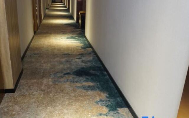 Yuefeng Boutique Hotel (Longyandong Station)