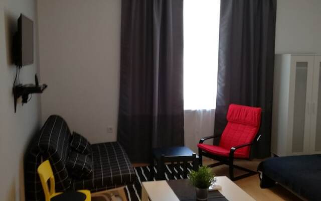 Urban Studio Apartment Adro In The City Center of Zagreb, With Parking