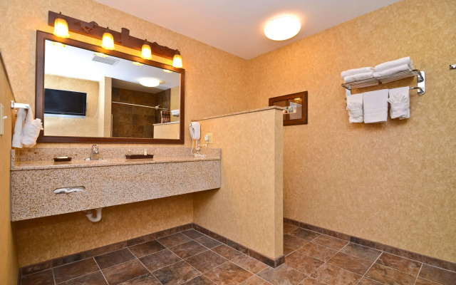 Best Western Plus Kelly Inn & Suites