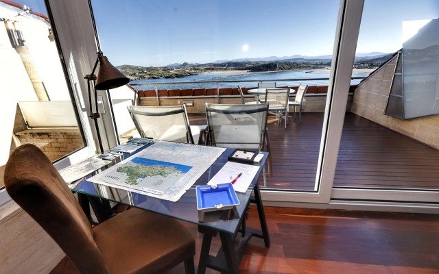 Piso sobre mar junto al Faro de Suances