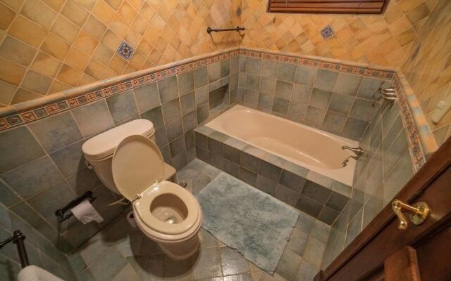 8BR 9BA Barranca Villa by ASVR