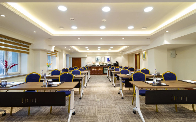 Kempinski Hotel Khan Palace