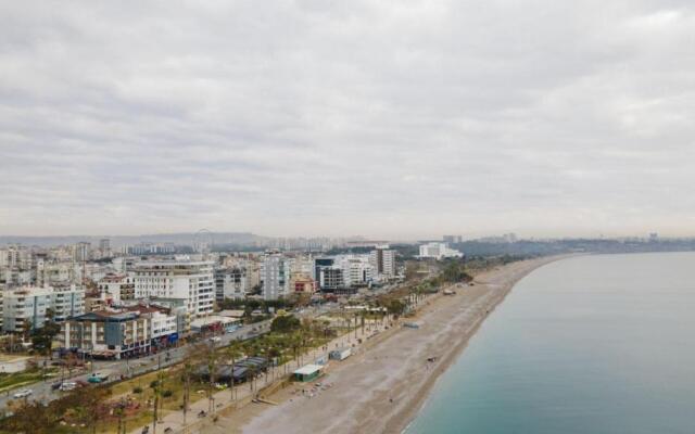 Flat With Terrace Next To Konyaalti Beach