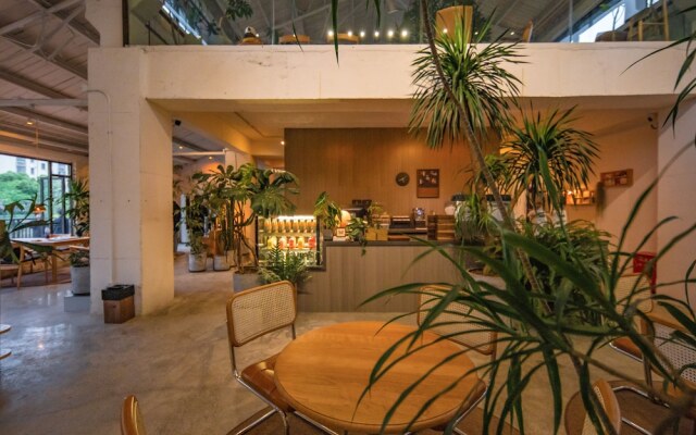 Shanghai Lintin Holiday Hotel