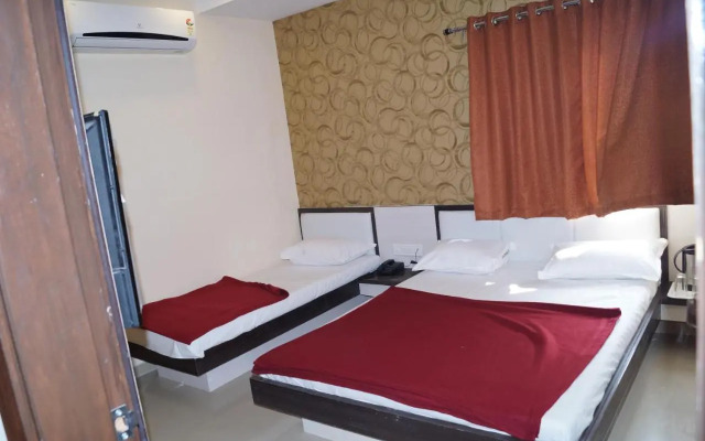 Shri Akshar Hotel