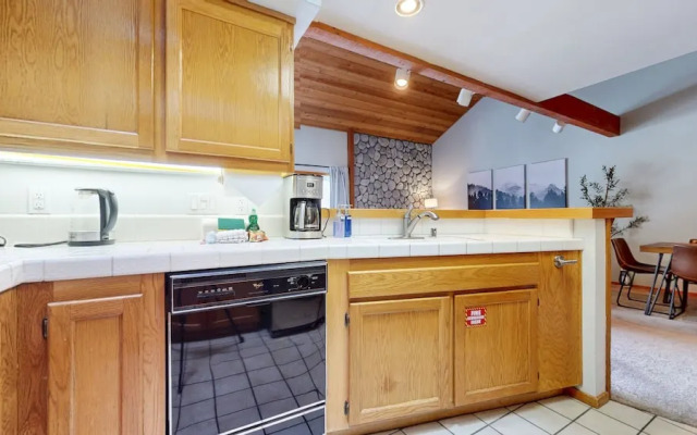 Snowcreek Iv #594 3 Bedroom Condo