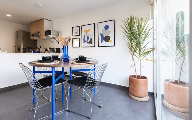 Bright 2BR Condesa Apartment With Balcony