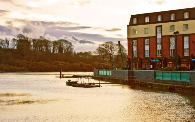 Waterford Marina Hotel