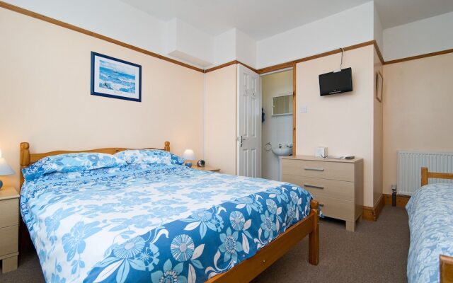 The Three Tees - Guest house