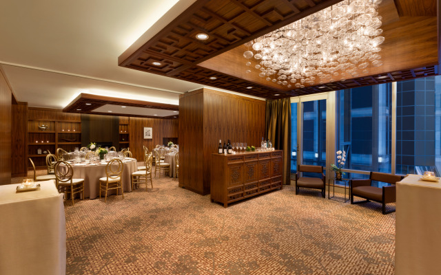 Hyatt Vancouver Downtown Alberni Hotel