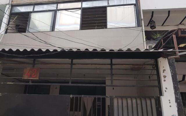 OYO 89994 Kartini House