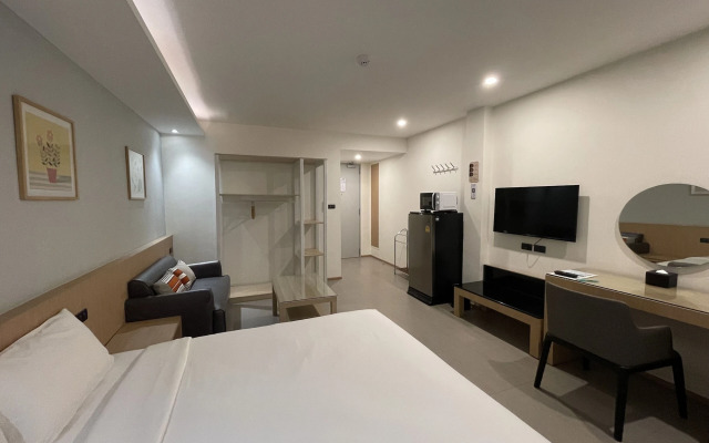 Cubic Bangna Hotel