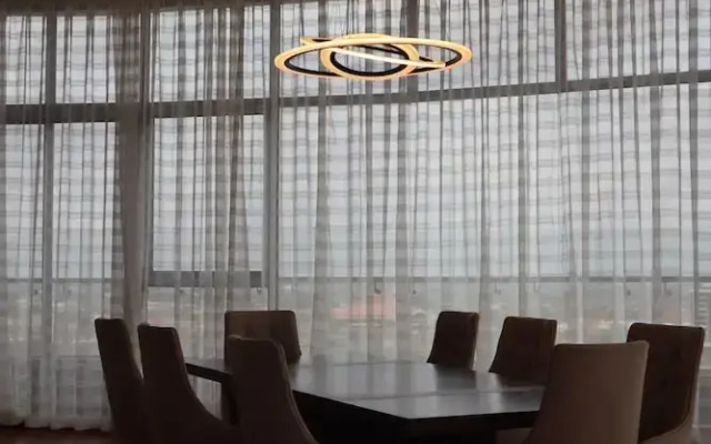 The Curve by the Park Apartments