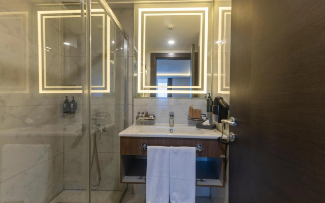 The Nowness Luxury Hotel & Spa (Adults Only 16+)