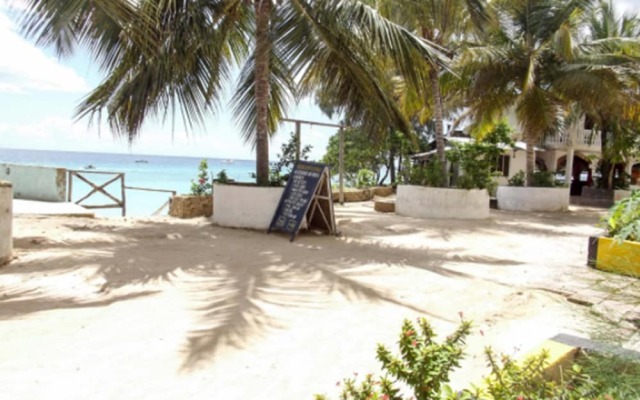 Paradise Beach Bungalows Nungwi