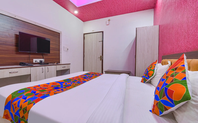 Fabhotel The Lotus