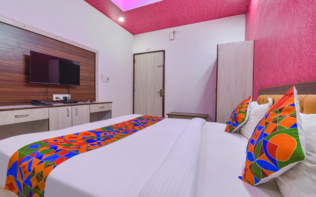 Fabhotel The Lotus