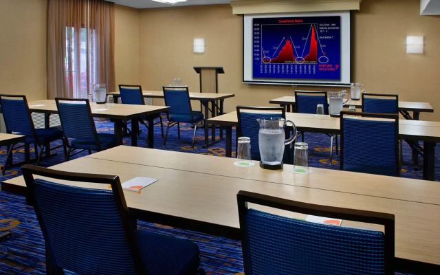 Courtyard By Marriott Hartford/Windsor Airport