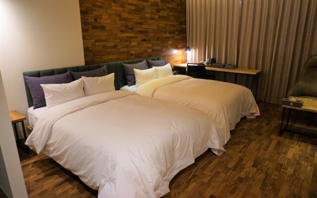 Yeoubi Hotel