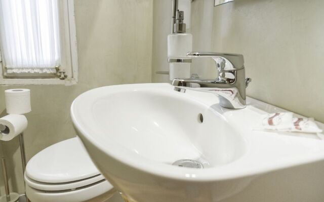 San Marco Luxury Canal View Apartments