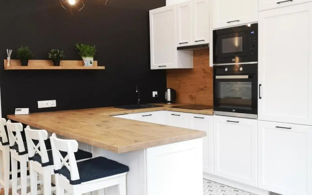 Victoria Apartment