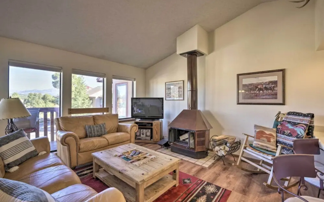 Cozy Pagosa Condo: Stunning Mountain & Lake Views!
