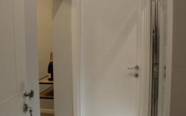 Vite 99 Spanish Steps Room