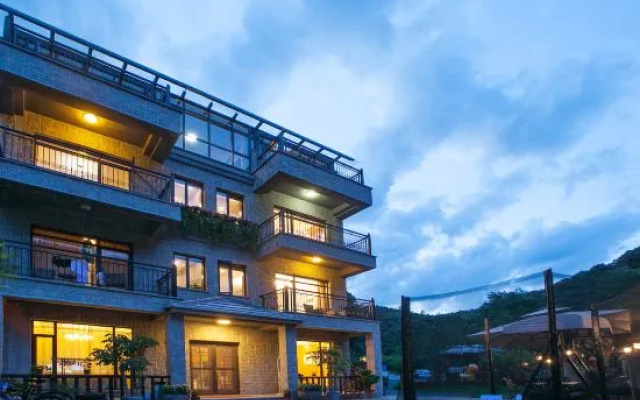 Qinyuan Shanju Private Garden Holiday Villa