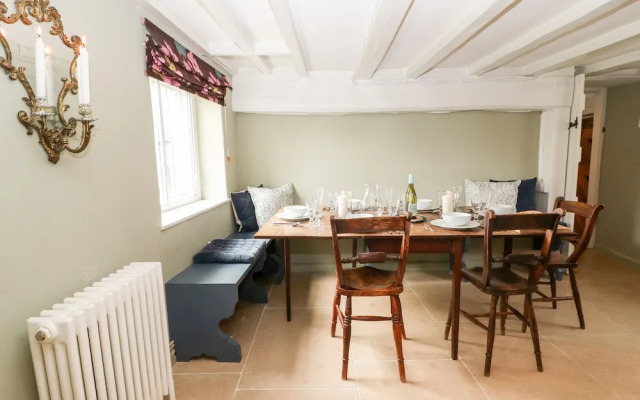Holly Cottage