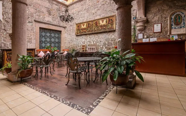 Hotel Cantera Rosa