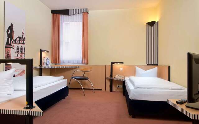 TRYP by Wyndham Halle