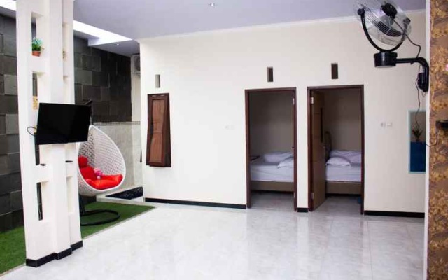 Homestay Villa Ijen - Four Bedroom
