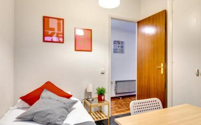 Spacious Apartment Fira Bcn & Camp Nou