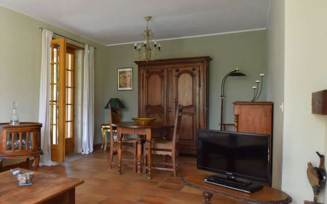 Modern Holiday Home in Languedoc-roussillon With Pool