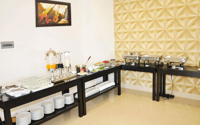 Golden Star Hotel