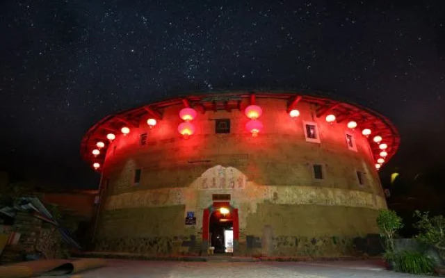 Tea Man Station 3 Fuqian Building 1906 Tulou Homestay