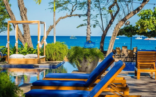 Jet Luxury at Langosta BeachResortVillas
