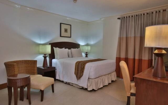 Crown Regency Suites & Residences - Mactan