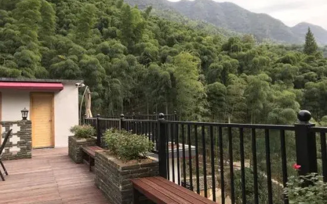 Yinju Shanshui Holiday Hotel