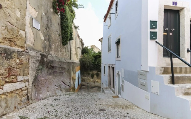 Charming Castelo Studio Apartment Rentexperience