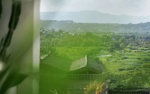 Tengchong Yishan Banshe Hot Spring Landscape Inn