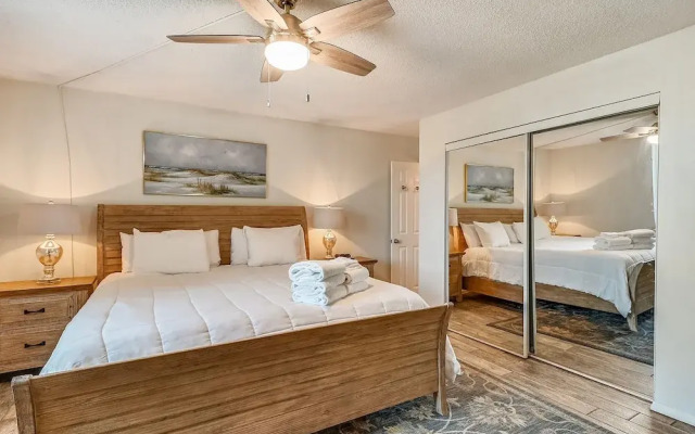 Dolphin Point 103b 2 Bedroom Condo by RedAwning