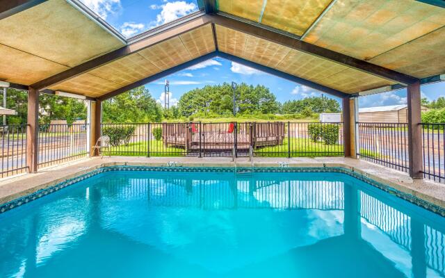 Rodeway Inn & Suites