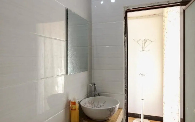 Weizhou Island Chujian Inn
