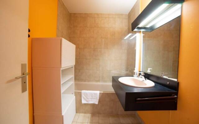 Revon Private Apartment Downtown